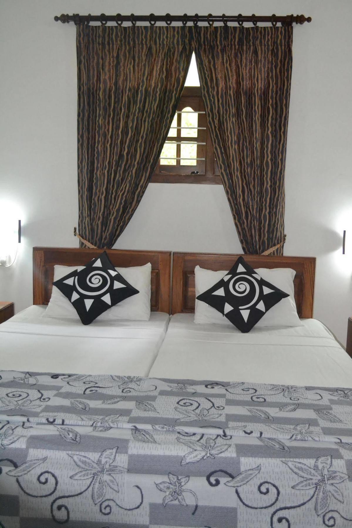 Sigiri Holiday Inn Inamaluwa Kültér fotó